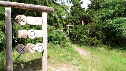 Fanö Waldspielplatz Spiel 3-gewinnt